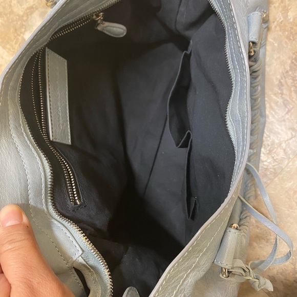 Purses - Picture 14 of 16